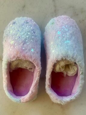NWOT Fuzzy Pastel Star Sparkly Slippers - Pink & Lavender